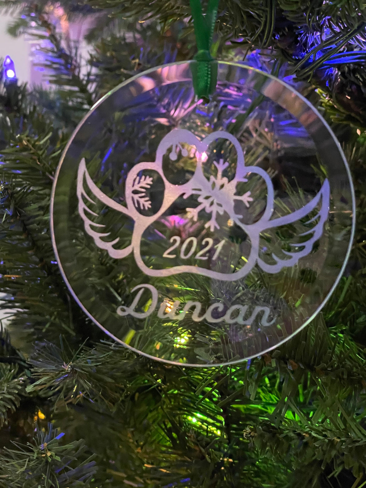 Dog memorial ornament detail
